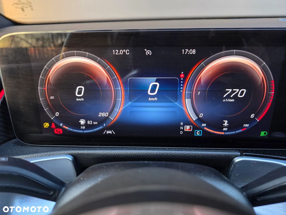 Mercedes-Benz GLB 200 d 4-Matic AMG Line 8G-DCT - 29