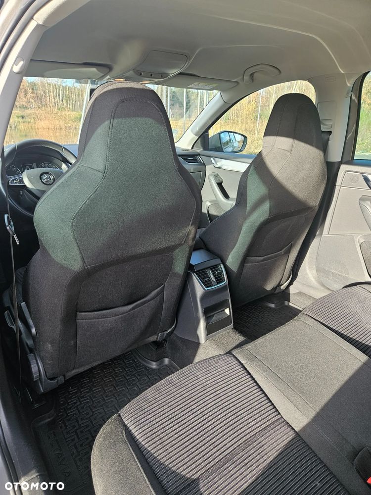 Skoda Octavia 2.0 TDI Ambition DSG - 17