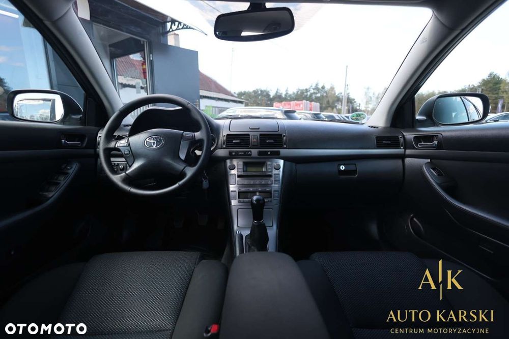 Toyota Avensis - 38