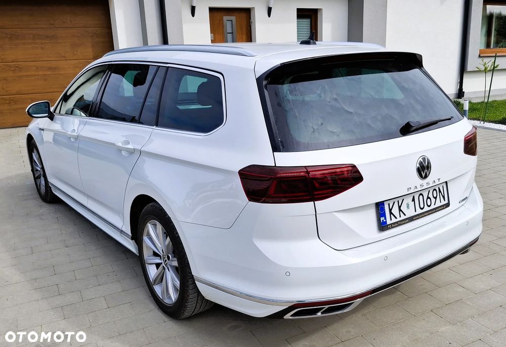 Volkswagen Passat Variant 2.0 TDI SCR DSG 4Motion Elegance - 2