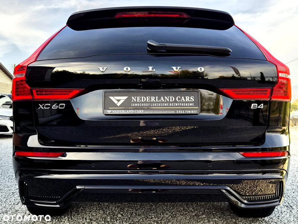 Volvo XC 60 B4 D Plus Dark - 40