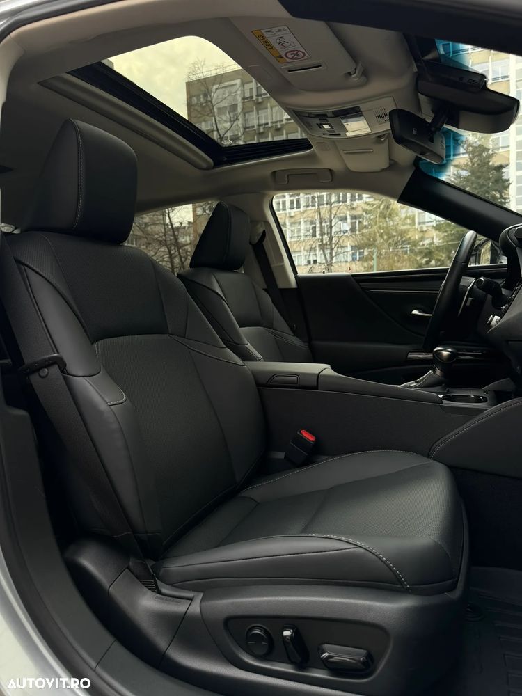 Lexus Seria ES 300h Executive - 12