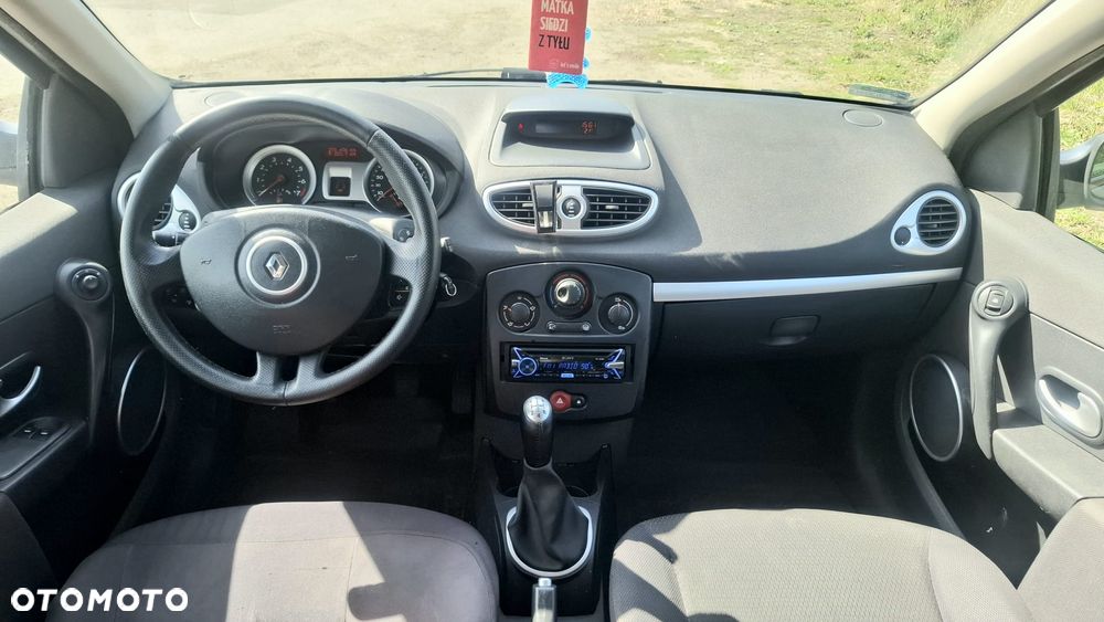 Renault Clio - 11