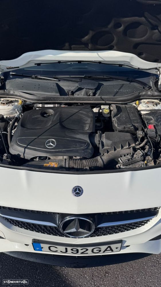 Mercedes-Benz CLA 180 AMG Line - 23