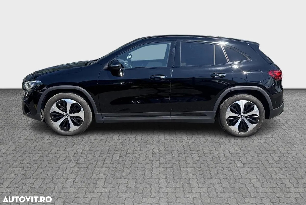 Mercedes-Benz GLA 200 d 4Matic 8G-DCT - 2