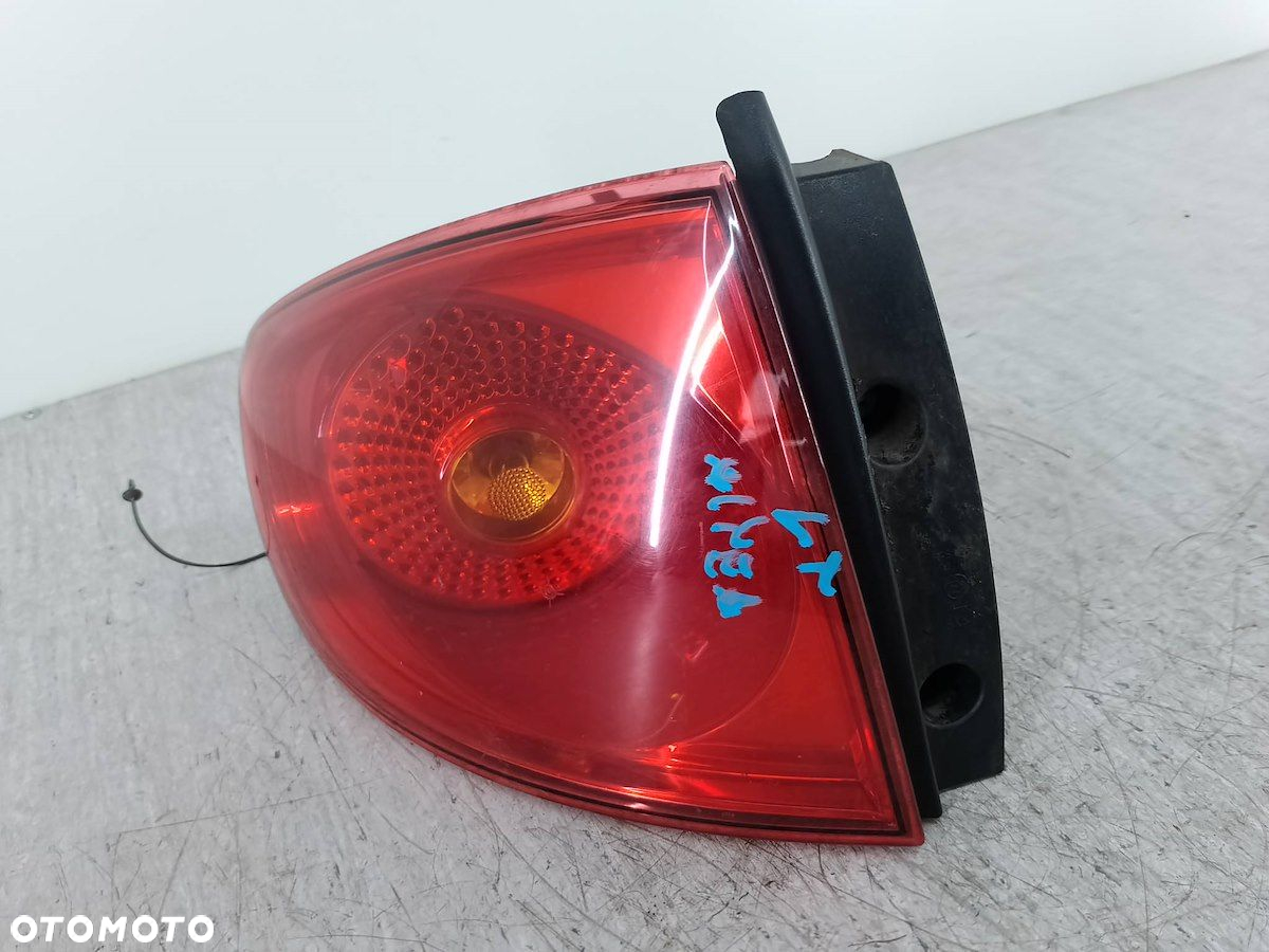 LAMPA TYLNA LEWA SEAT ALTEA 5P0945095E  HATCHBACK - 3