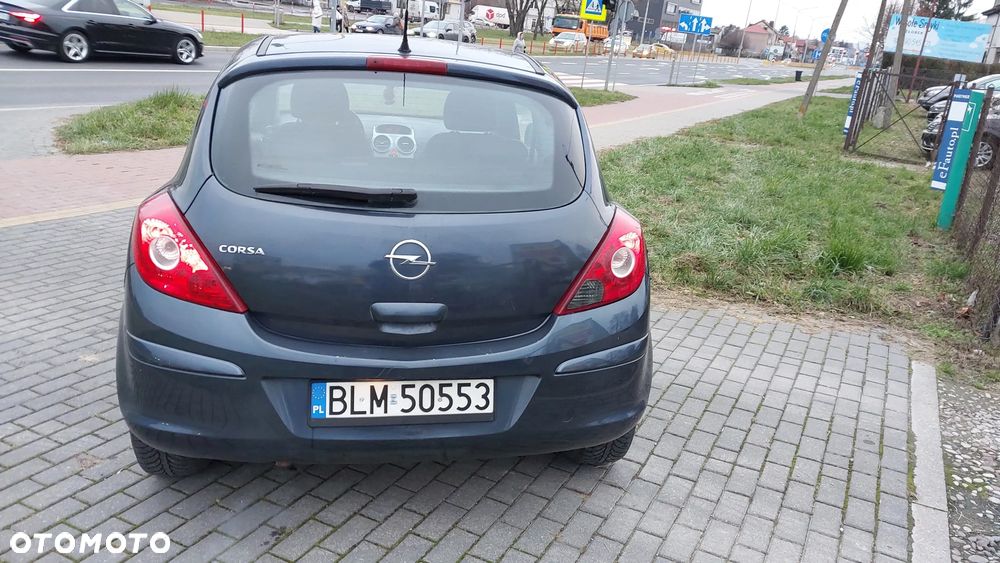 Opel Corsa 1.2 16V Edition - 4