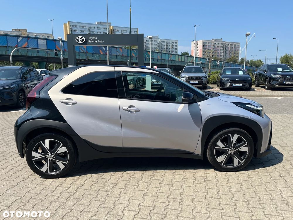 Toyota Aygo X Hybrid 1.5 Style e-CVT - 4