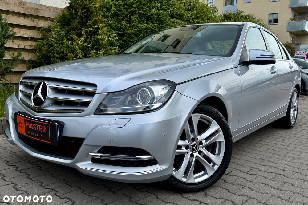 Mercedes-Benz Klasa C 250 CGI Automatik BlueEFFICIENCY Avantgarde - 2