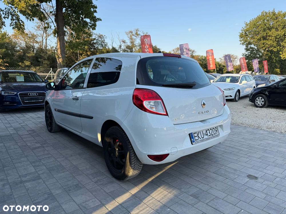 Renault Clio 1.2 16V 75 Authentique - 5