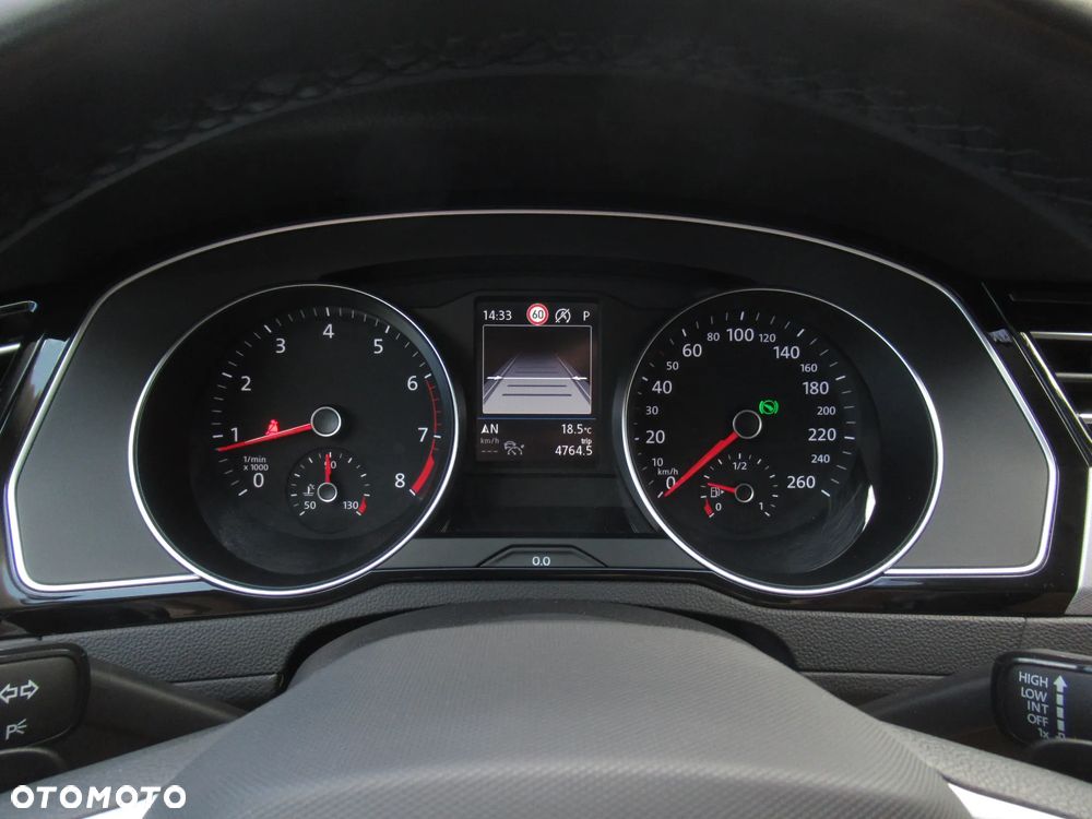 Volkswagen Passat 2.0 TSI Business DSG - 22