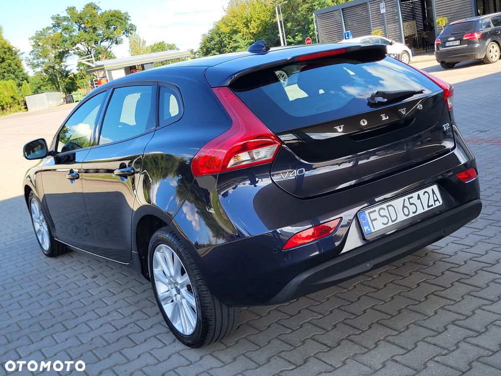 Volvo V40 T2 Momentum - 10
