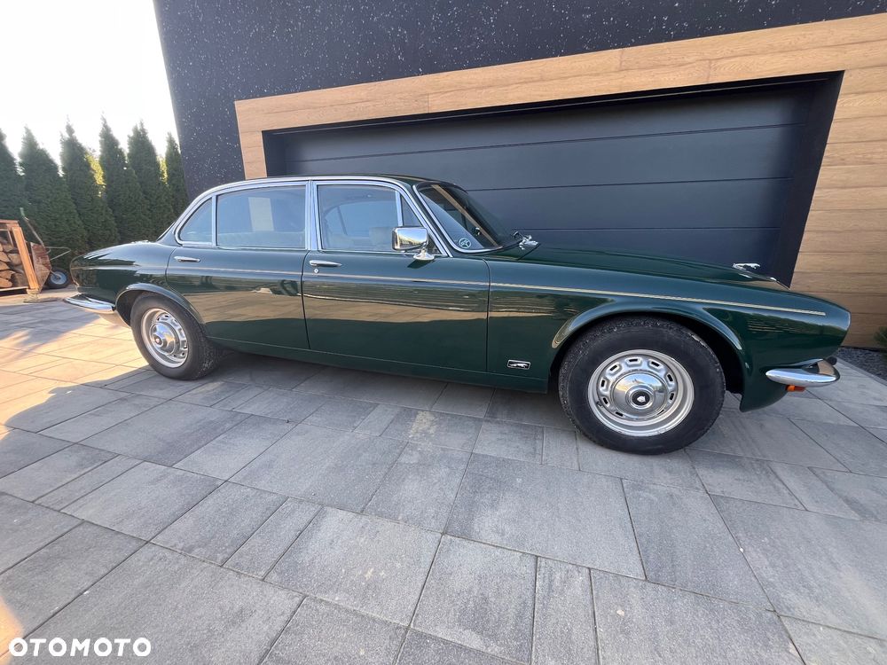 Jaguar XJ - 24