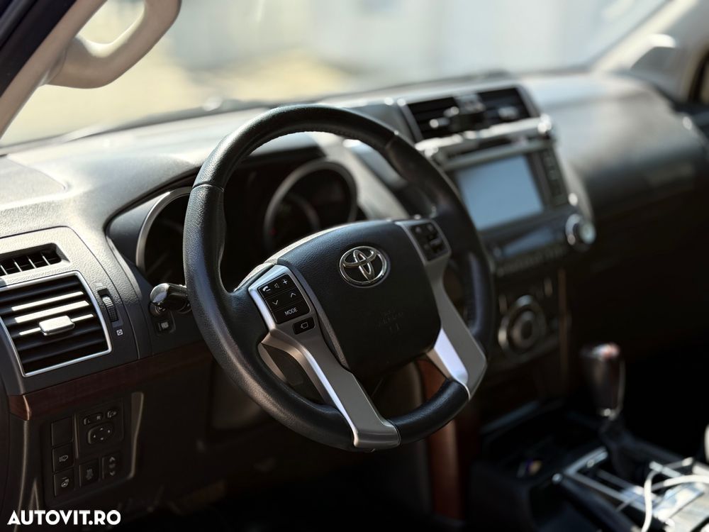 Toyota Land Cruiser 2.8l Turbo D-4D AVS Aut. Luxury - 11