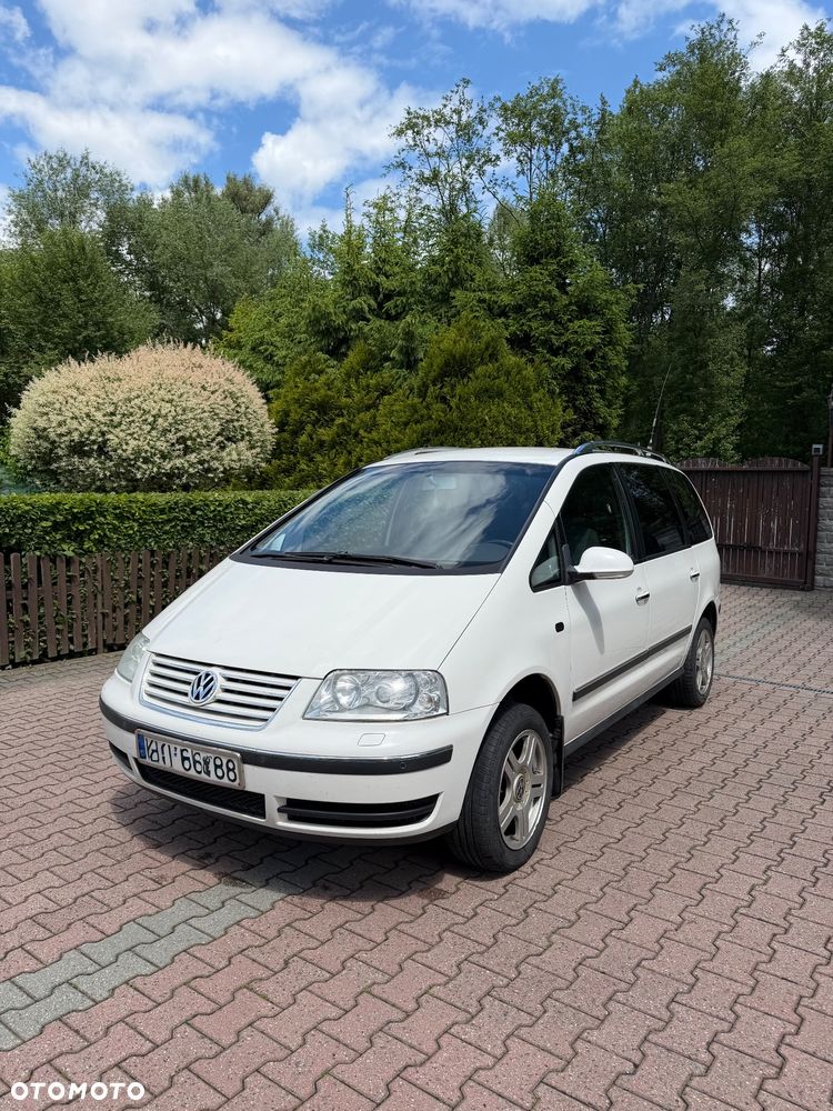 Volkswagen Sharan 1.8T Comfortline - 1