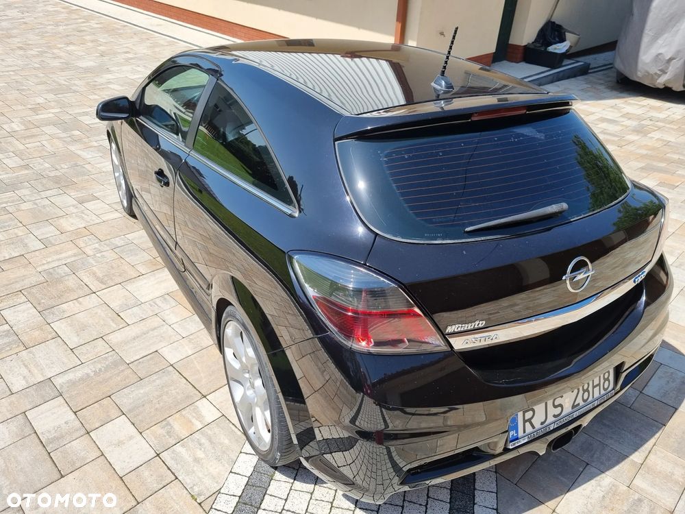 Opel Astra 2.0 T OPC - 11