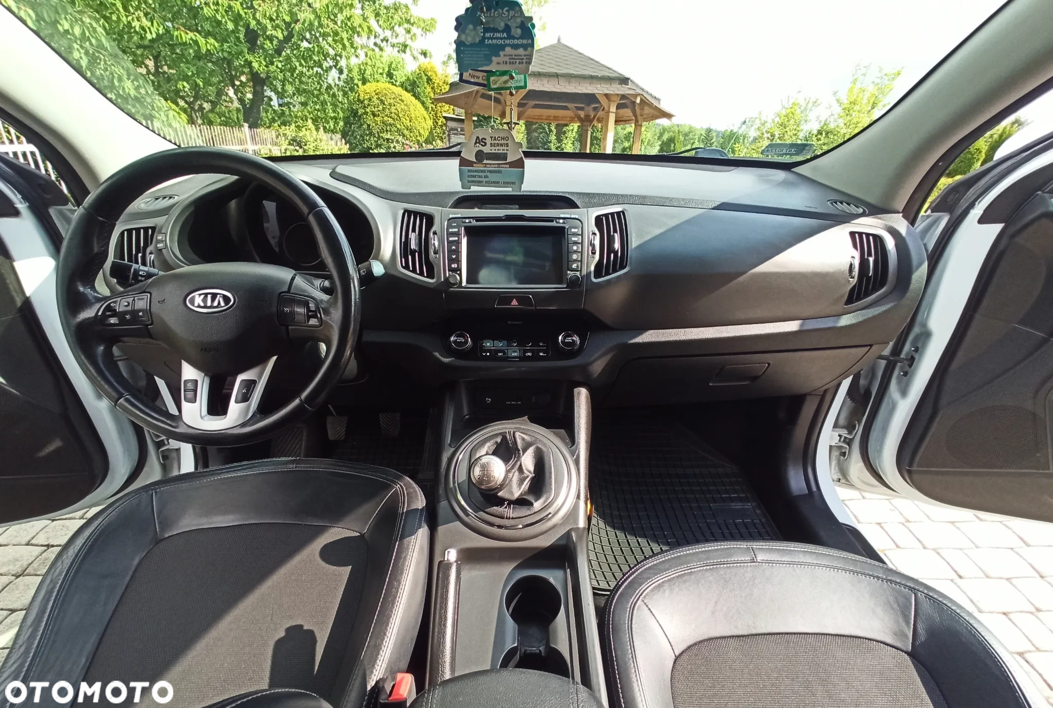 Kia Sportage 2.0 L - 13