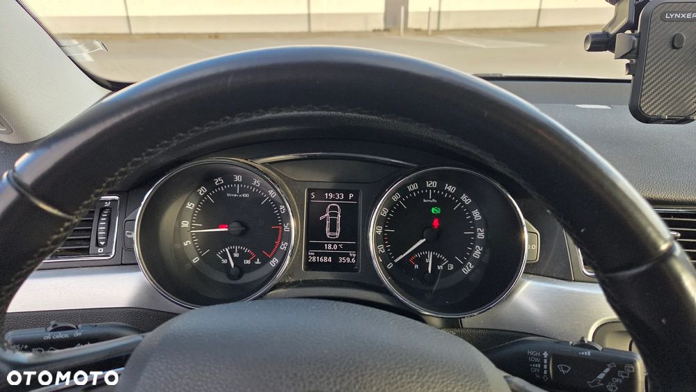 Skoda Superb 2.0 TDI DSG Elegance - 11