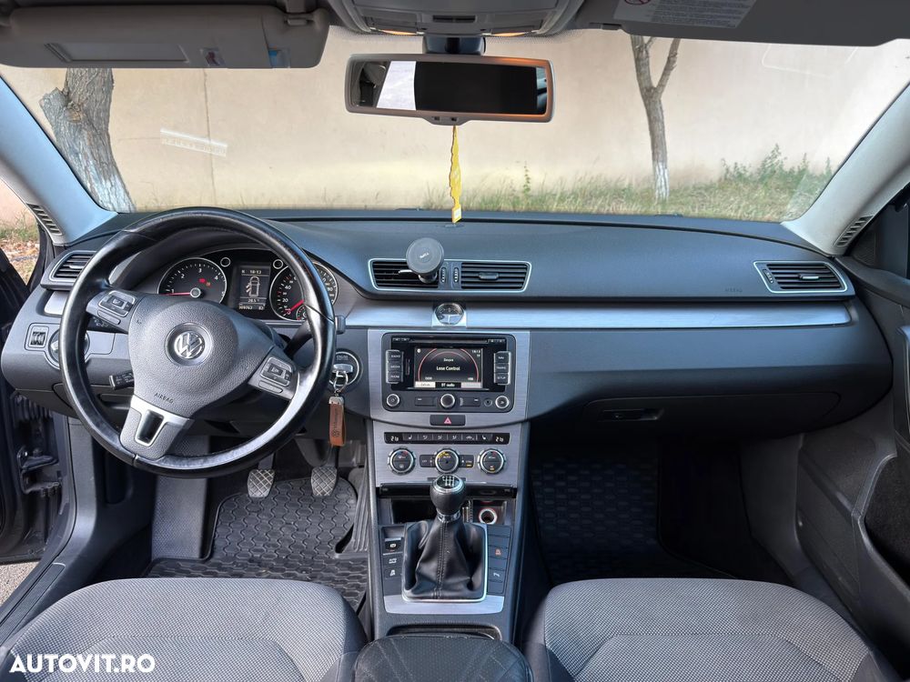 Volkswagen Passat - 24