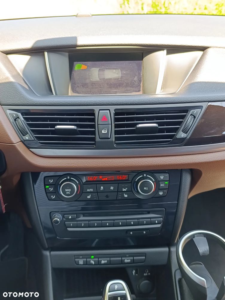 BMW X1 sDrive18d Sport Line - 12