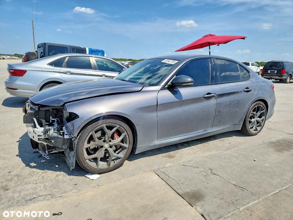 Alfa Romeo Giulia - 1