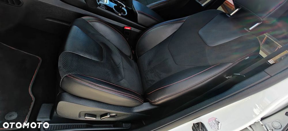 Ford S-Max 2.0 EcoBlue ST-LINE - 31