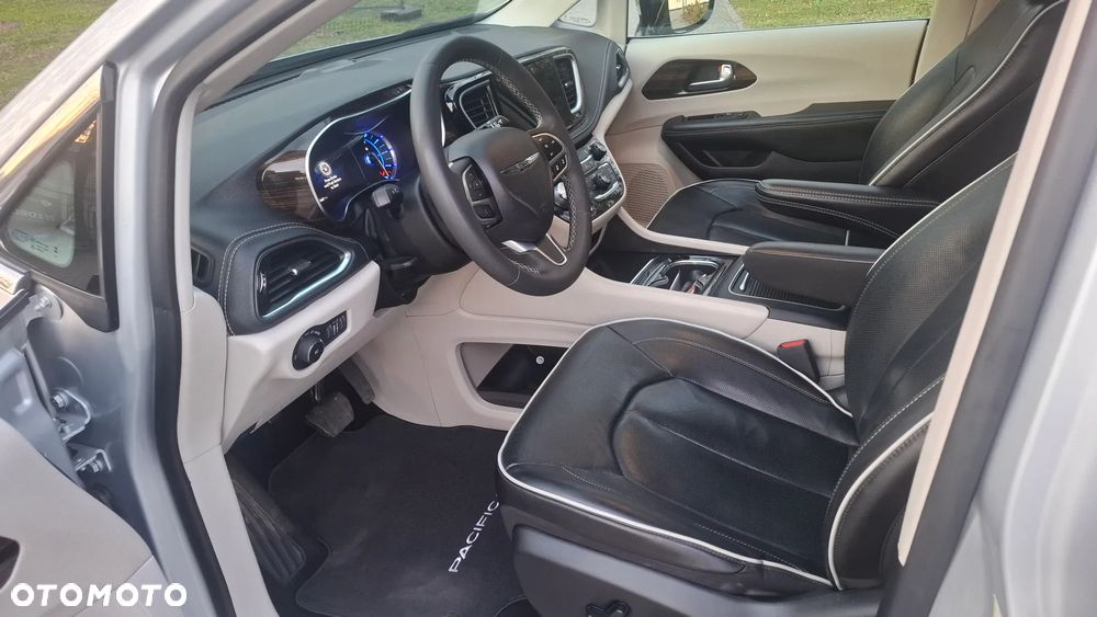 Chrysler Pacifica - 14