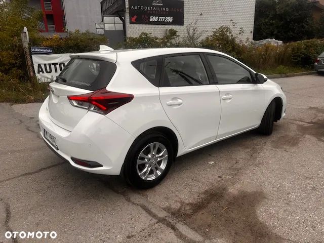 Toyota Auris - 4
