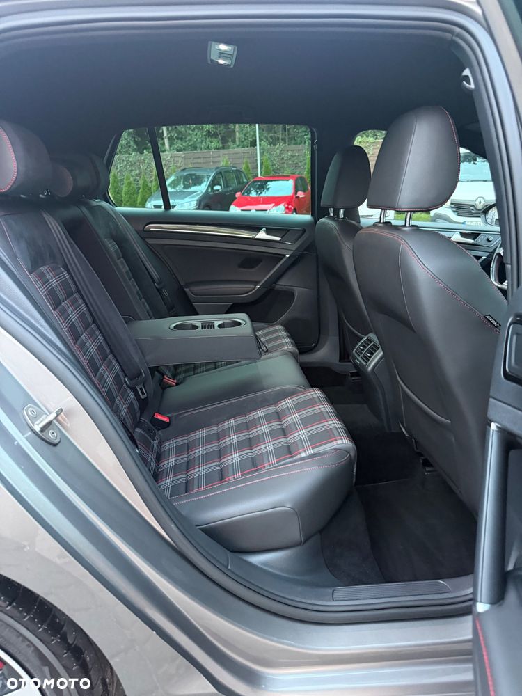 Volkswagen Golf 2.0 TSI BMT GTI Performance DSG - 29