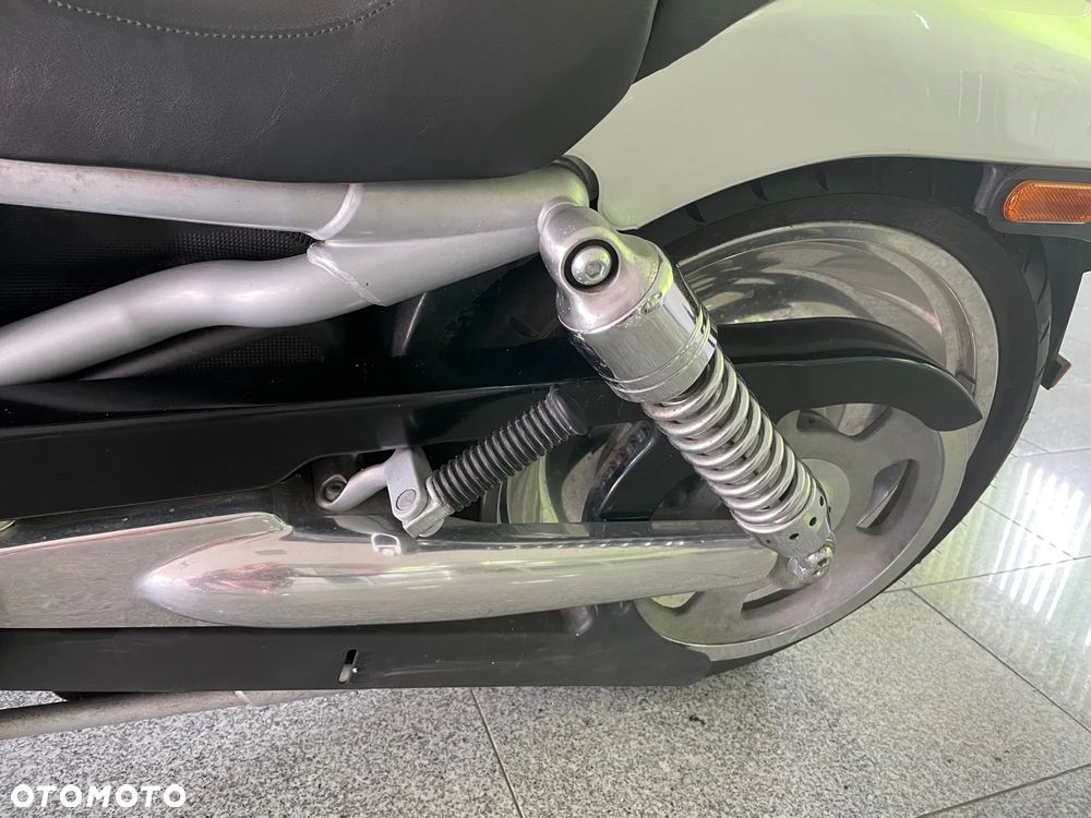 Harley-Davidson V-Rod Street Rod - 10