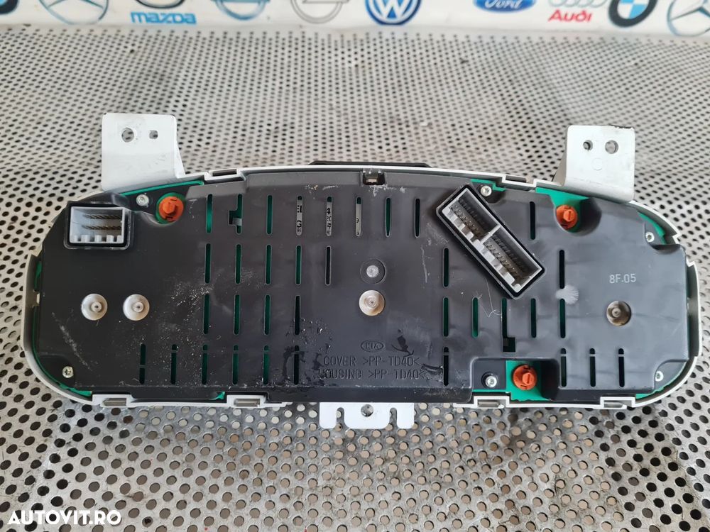 Ceasuri Bord Kia Ceed 1.6 Crdi An 2006-2007-2008-2009 Volan Stanga Europa - Dezmembrari Arad - 8