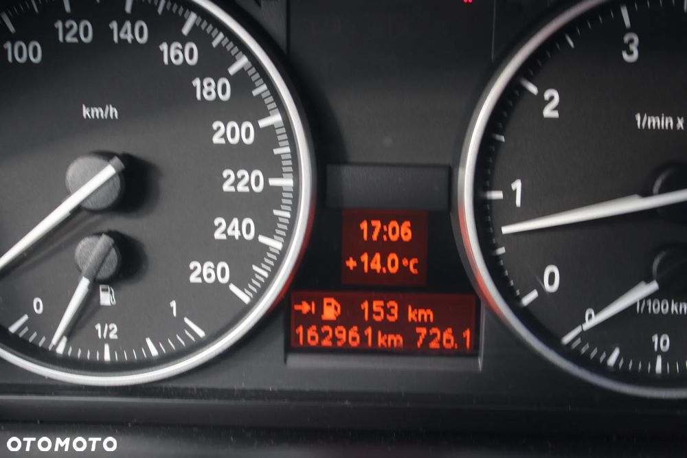 BMW X1 sDrive18i Sport Line - 28