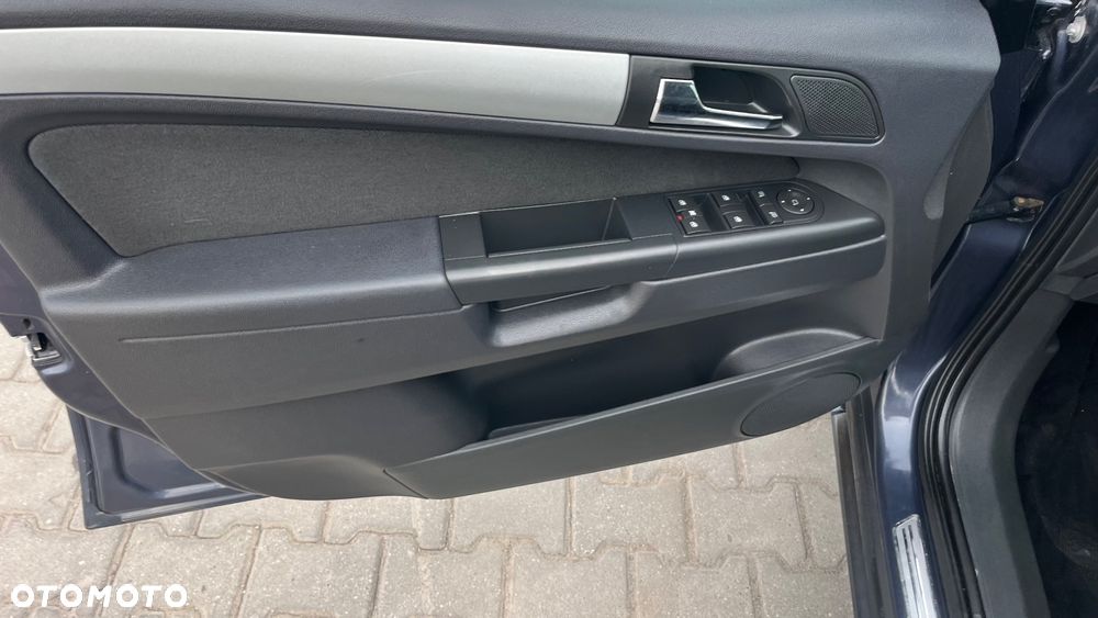 Opel Zafira - 16