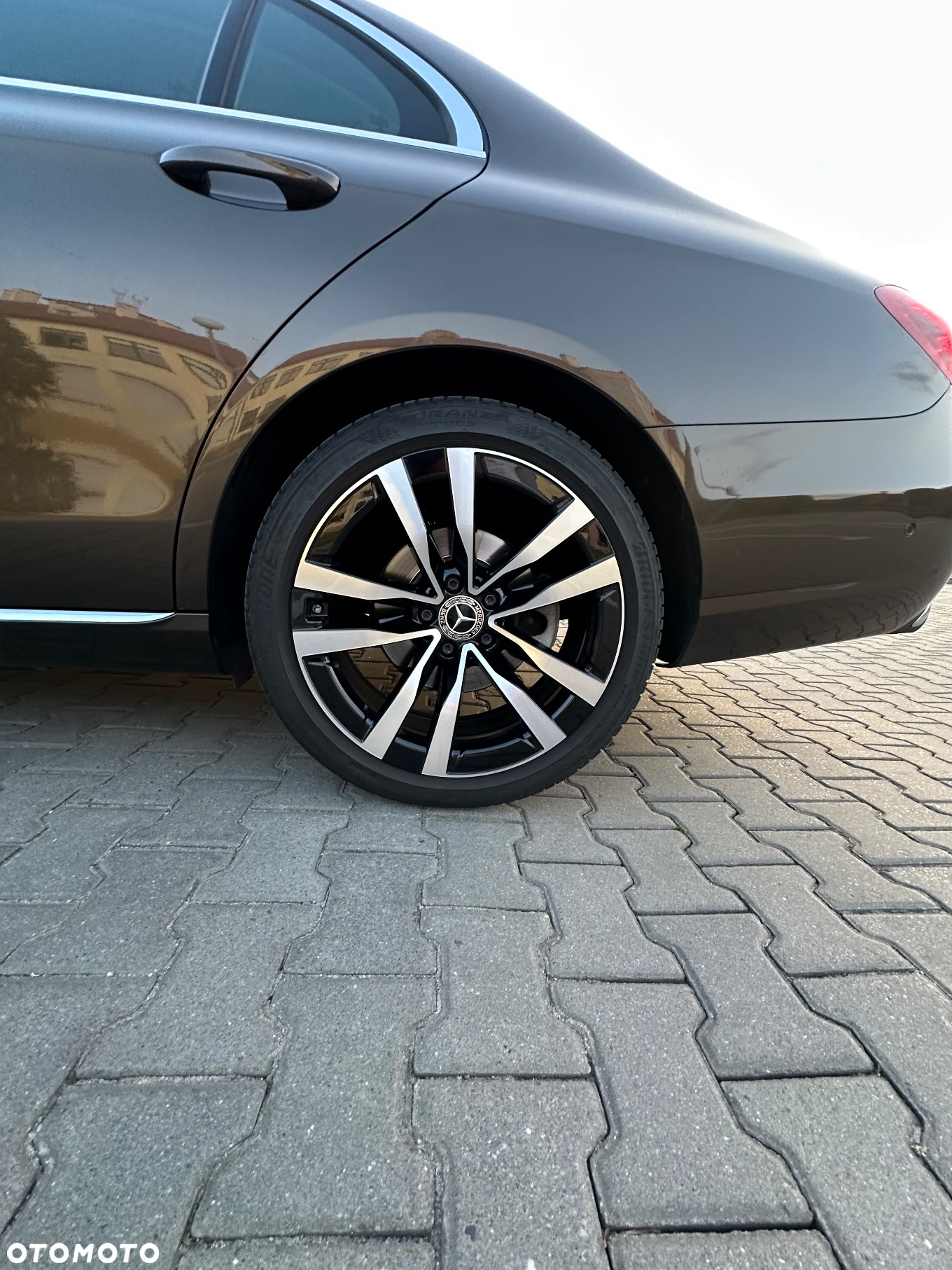 Mercedes-Benz Klasa E 220 d 9G-TRONIC - 19