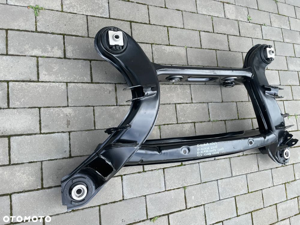 BELKA ZAWIESZENIA TYLNEGO MERCEDES W204, W212, CLS W218, W219 - NOWA - 3