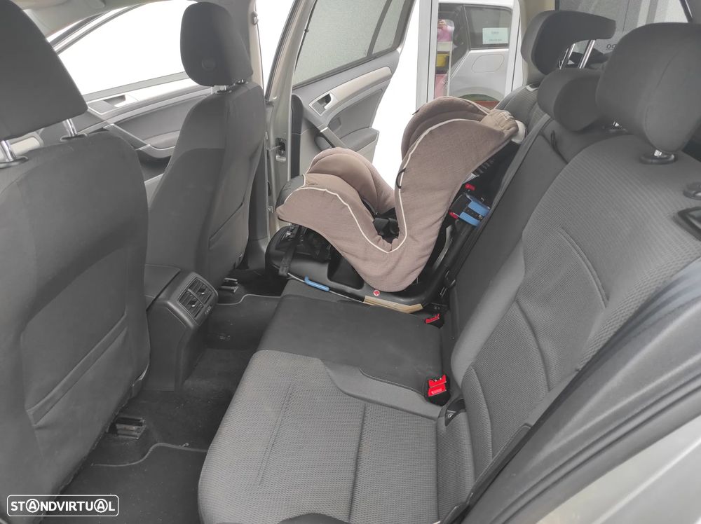 VW Golf Variant 1.6 TDi Confortline - 17