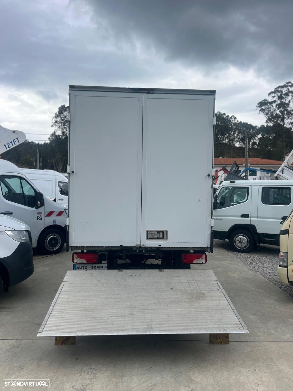 Mercedes-Benz Sprinter 316 c/ Plataforma - 2