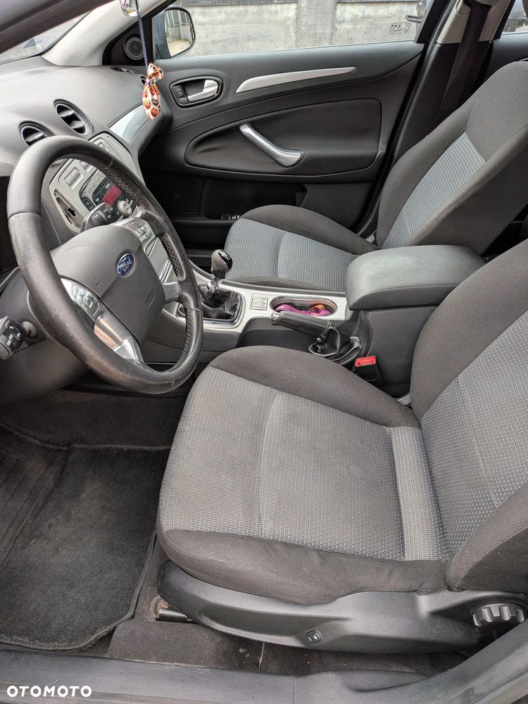 Ford Mondeo 1.8 TDCi Trend - 13