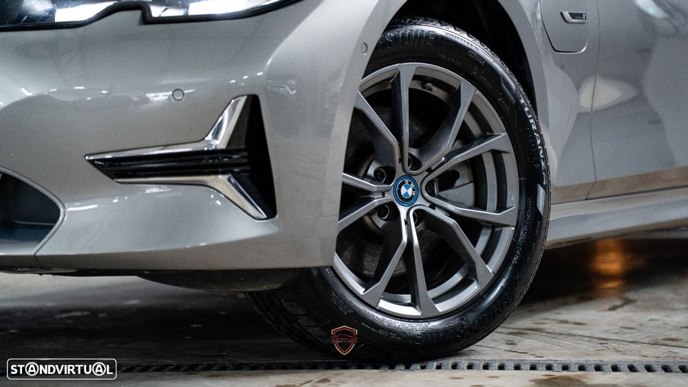 BMW 320 e Touring Line Luxury Auto - 6