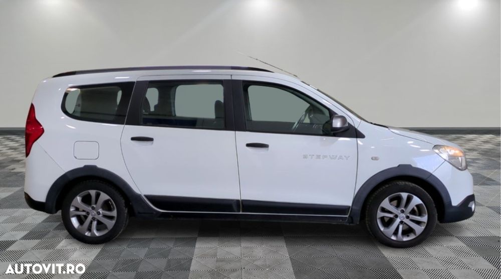 Dacia Lodgy TCe 115 Stepway - 3