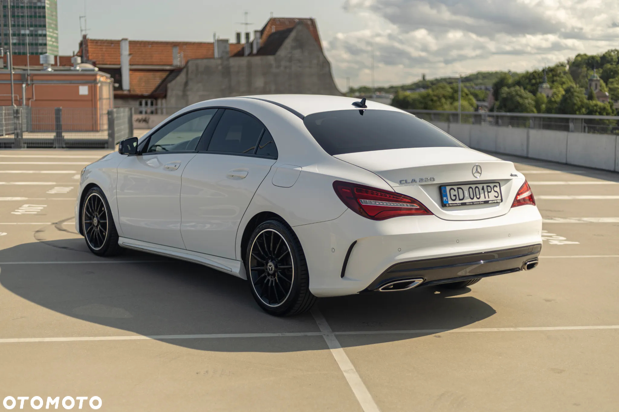 Mercedes-Benz CLA 220 4-Matic AMG Line - 4