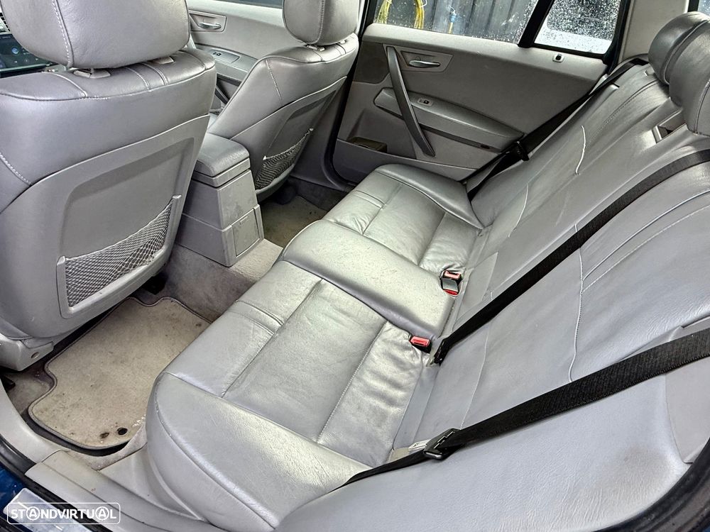 BMW X3 2.0 d SE - 25