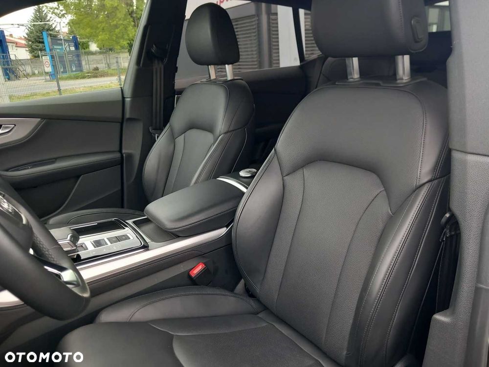 Audi Q8 - 11