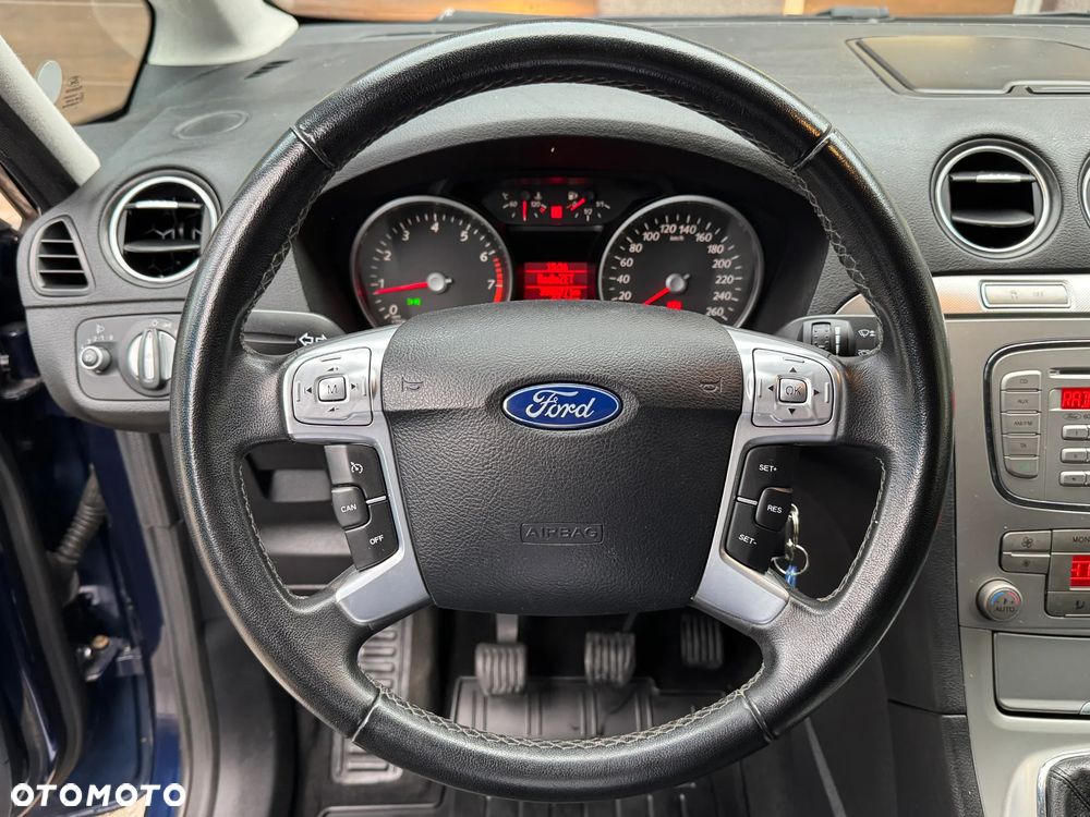 Ford Galaxy 2.0 Ambiente - 9