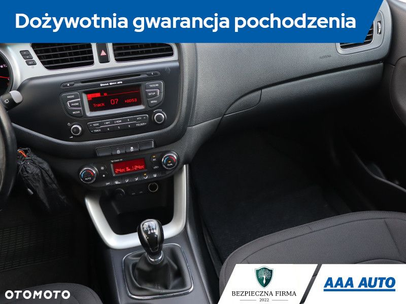 Kia Ceed - 9
