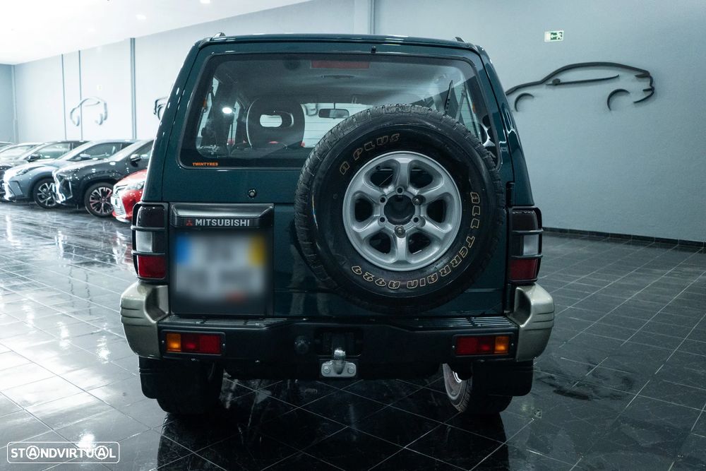 Mitsubishi Pajero - 23