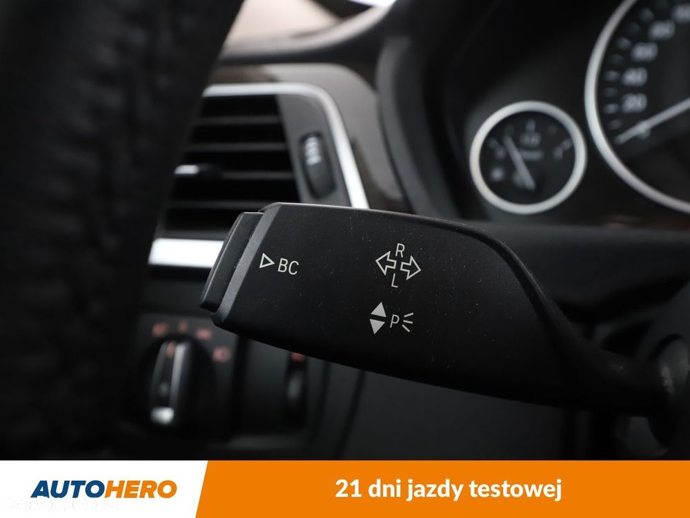 BMW Seria 3 318d Luxury Line - 30