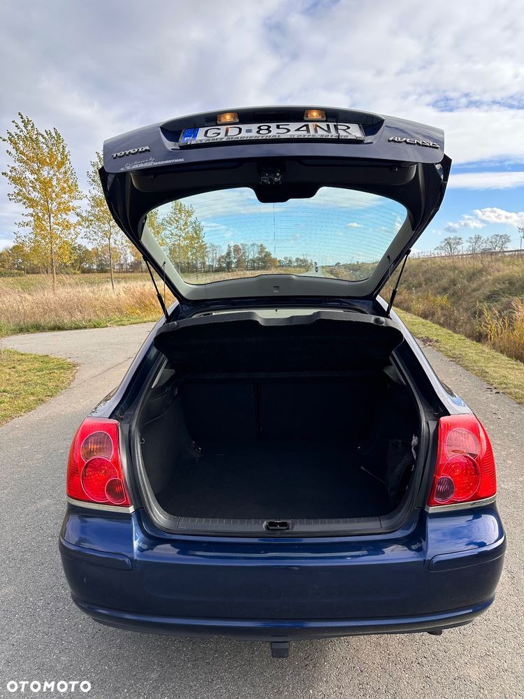 Toyota Avensis 1.8 VVT-i Luna - 12