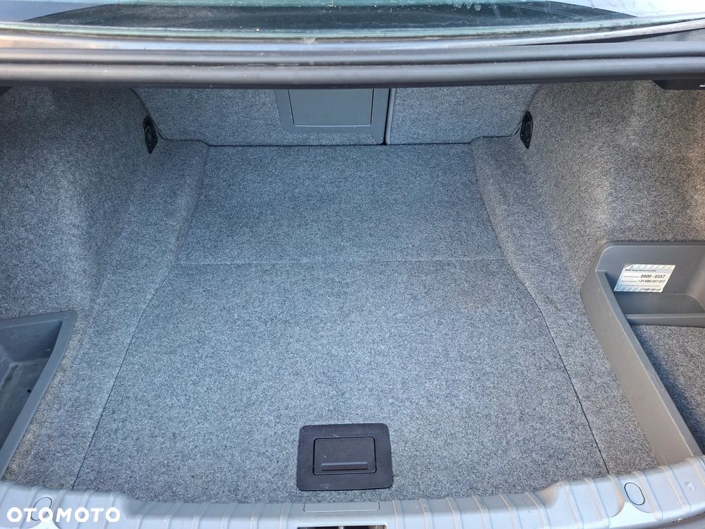 BMW Seria 3 330i - 11