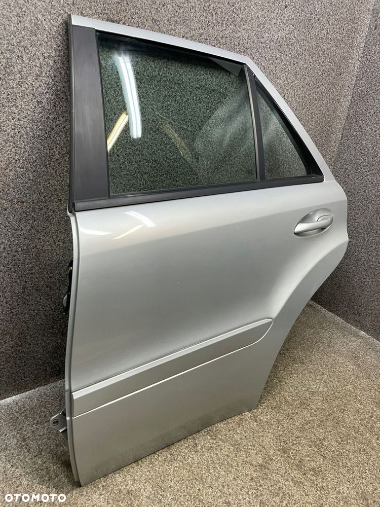 Drzwi lewy tyl tylne srebrne C775 775U Mercedes W164 ML - 2